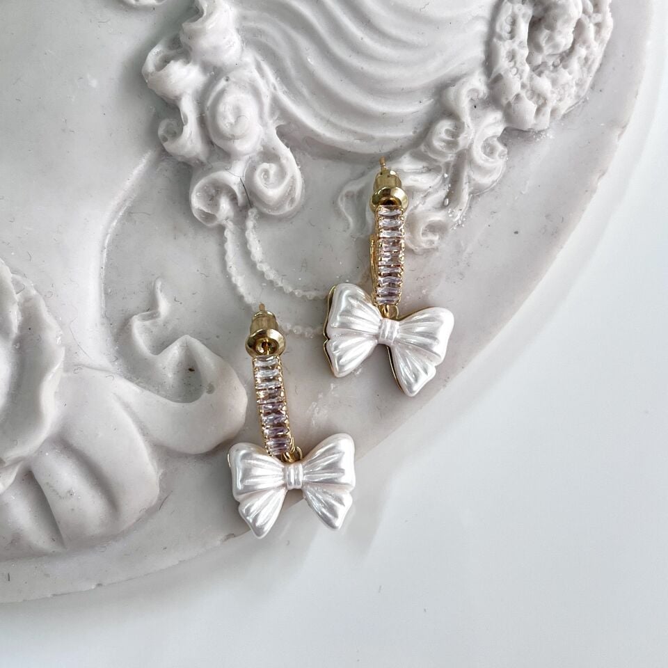 Xuping Taşlı Kurdele Küpe