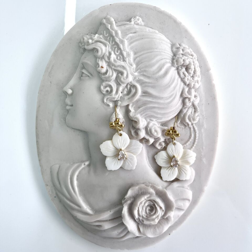 Çelik Taşlı Çiçek Küpe