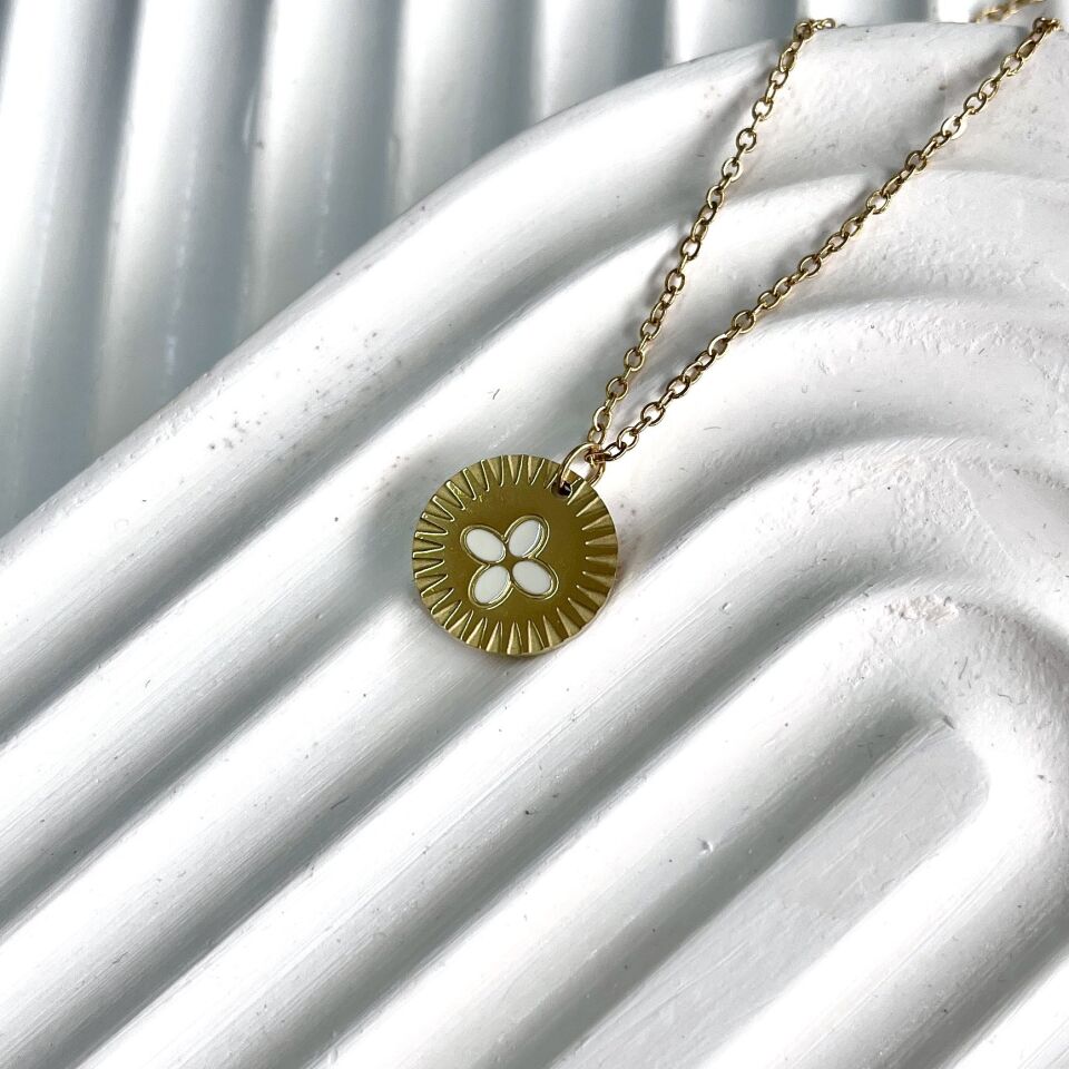 Çelik Beyaz Taşlı Kolye