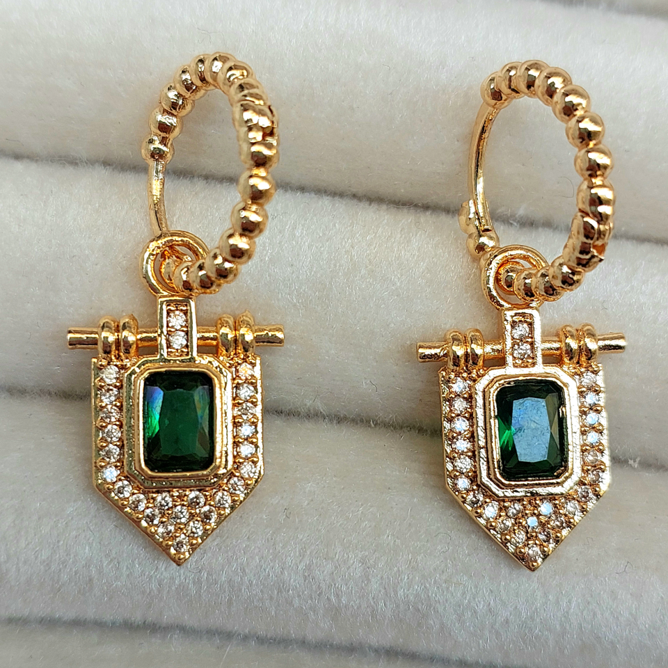 Vip Özel Seri Yeşil Küpe