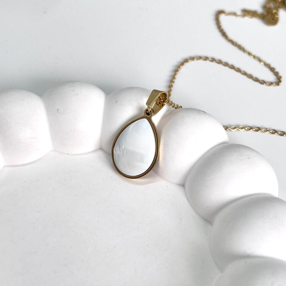 Çelik Sedef Taşı Kolye