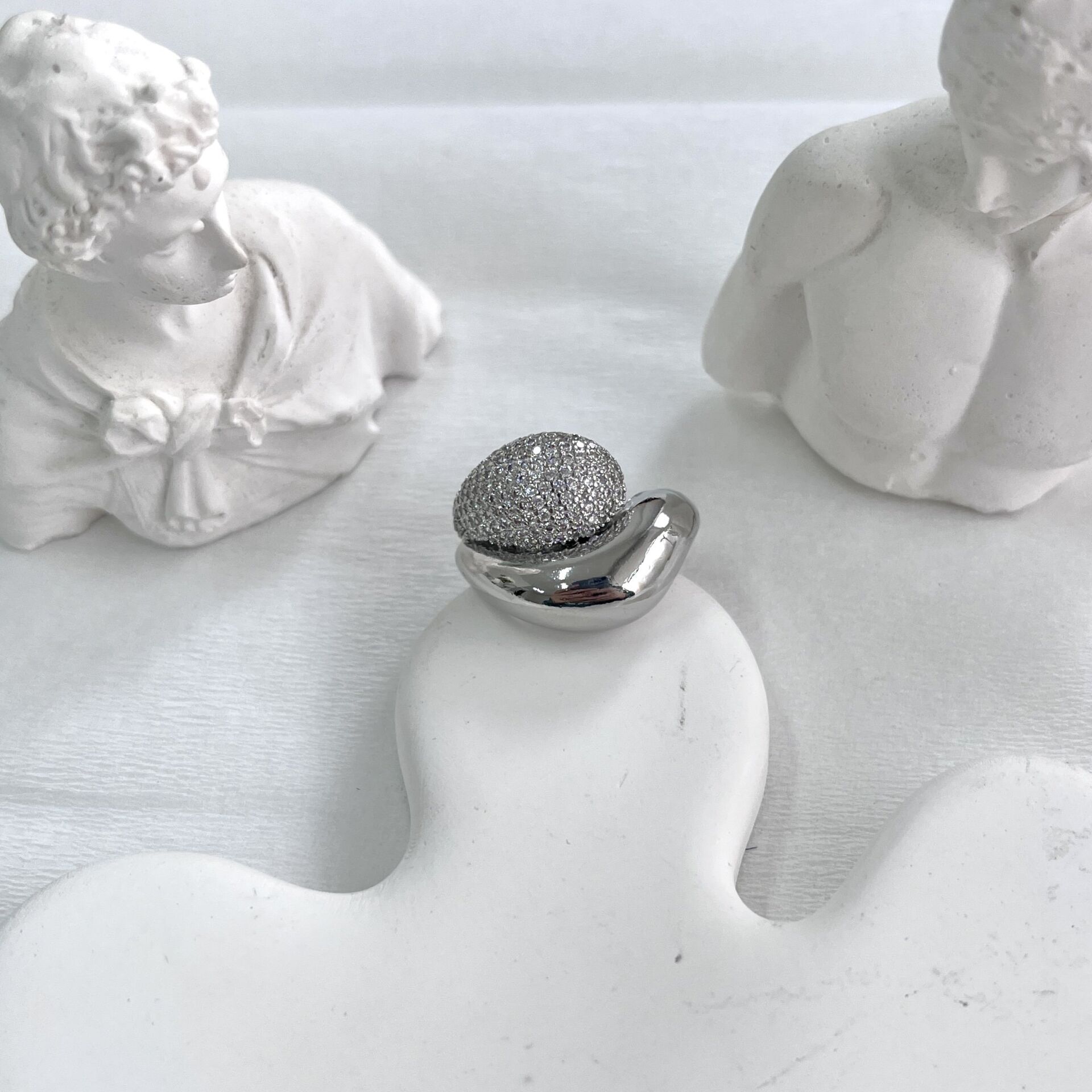 Özel Seri Taşlı Yüzük