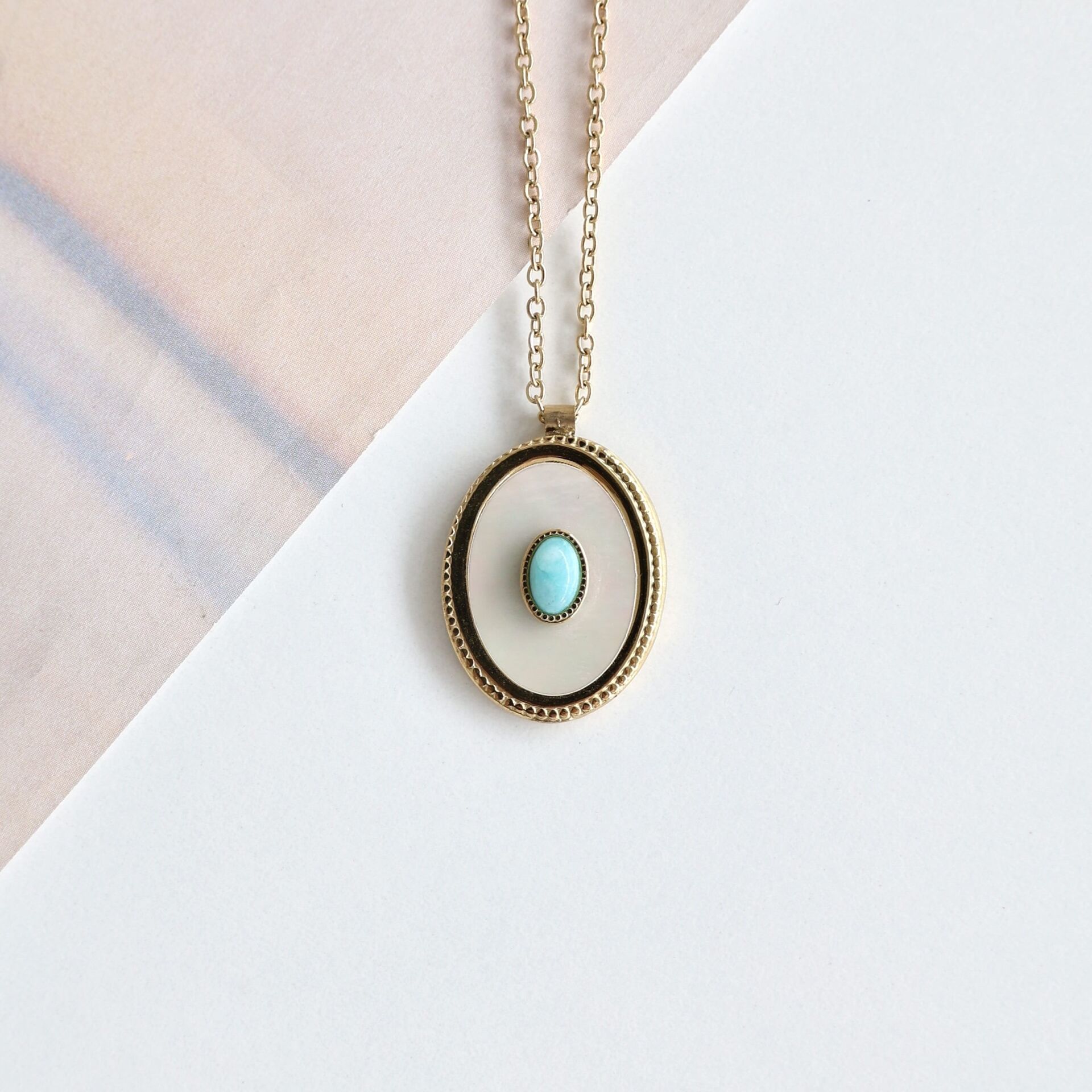 Çelik Sedef Taşı Kolye