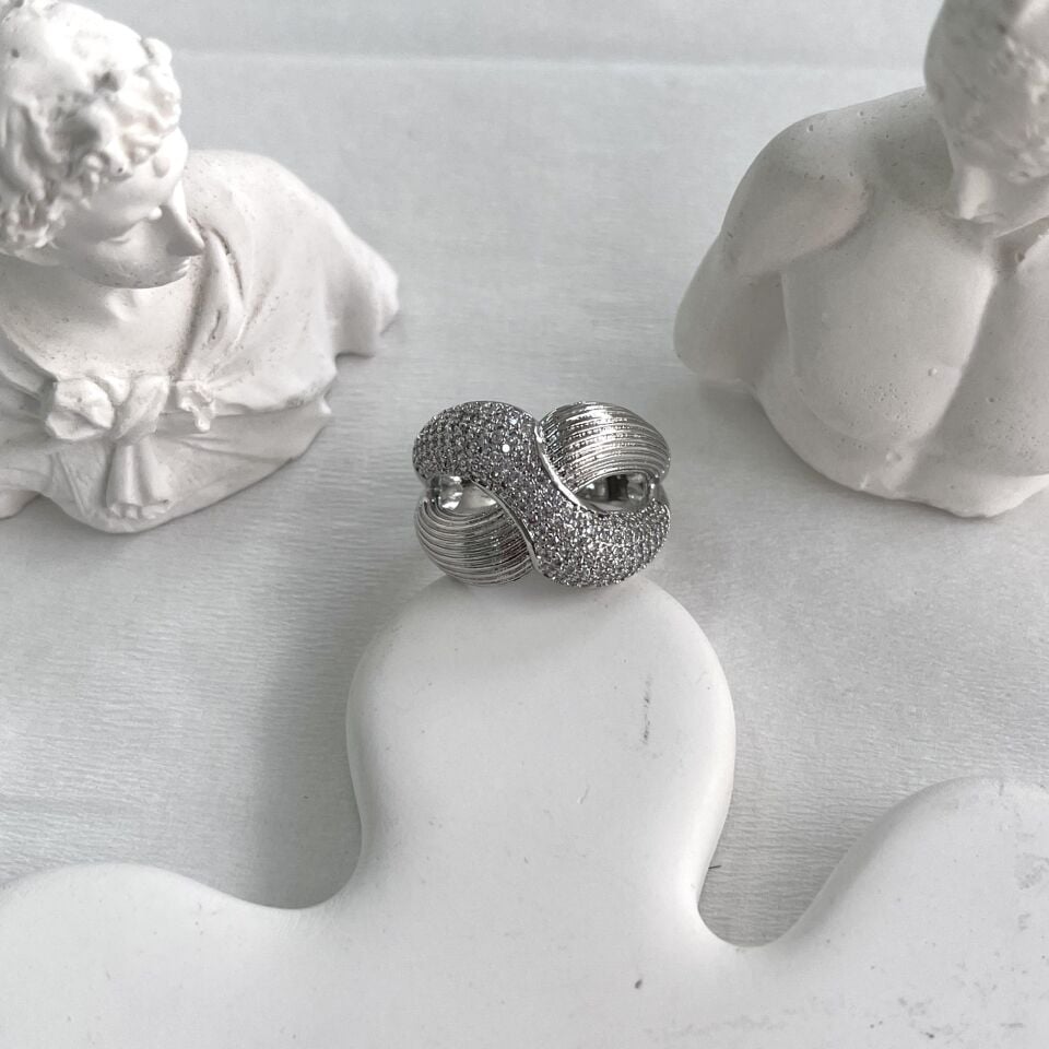 Özel Seri Taşlı Yüzük