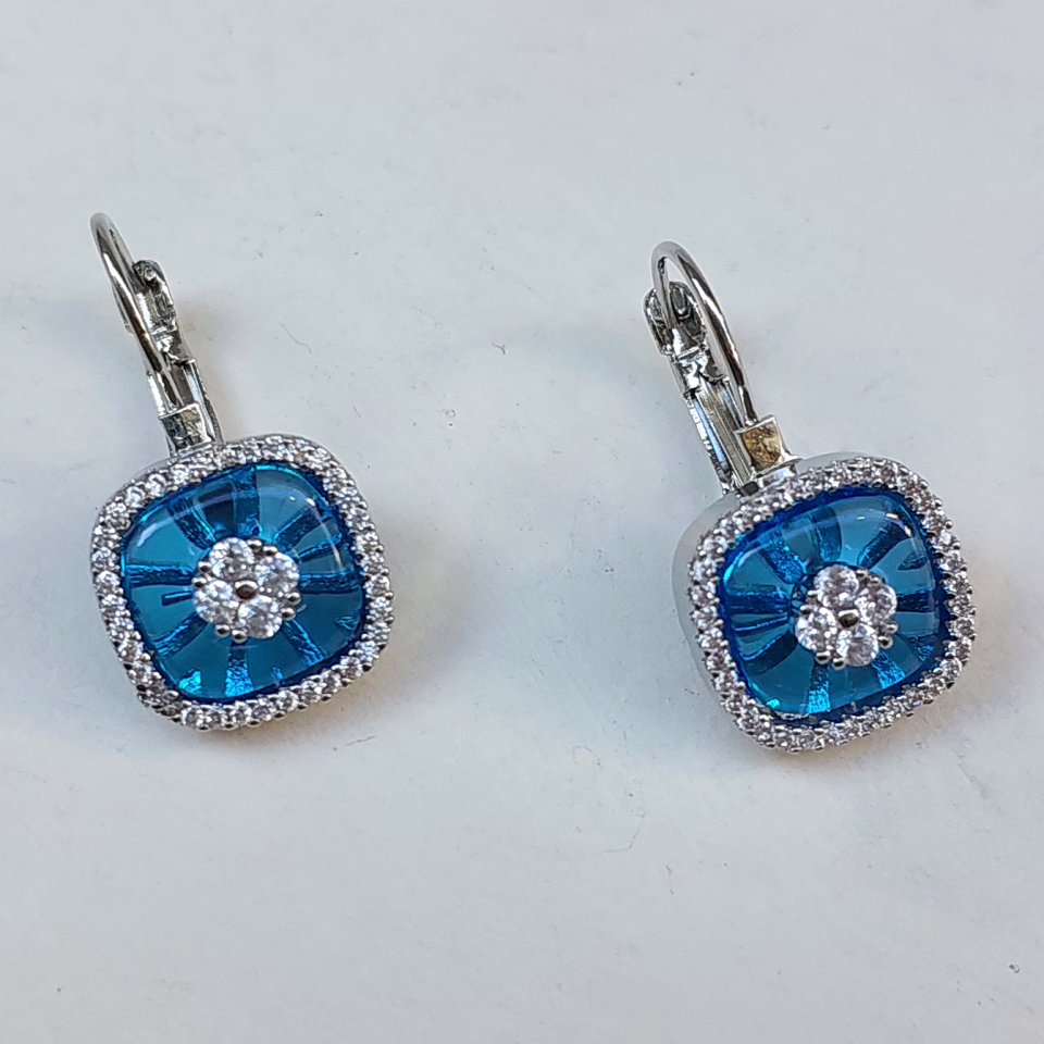 Mavi Taşlı Kare Küpe