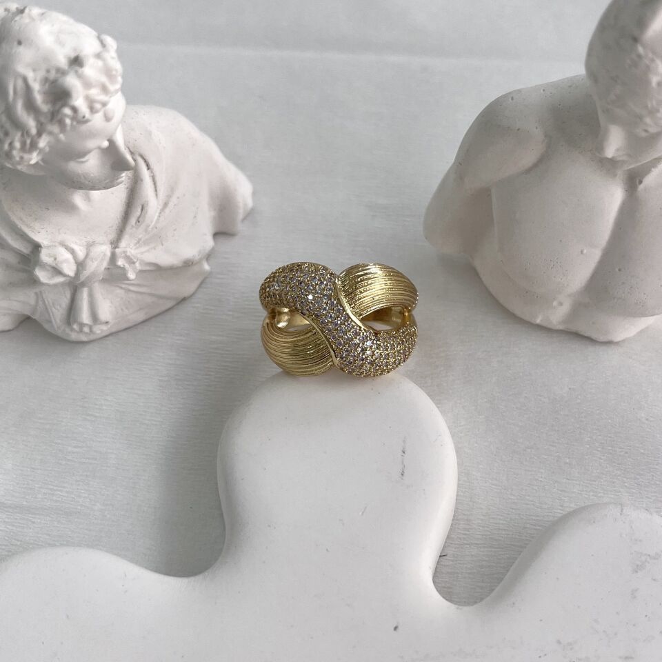 Özel Seri Taşlı Yüzük