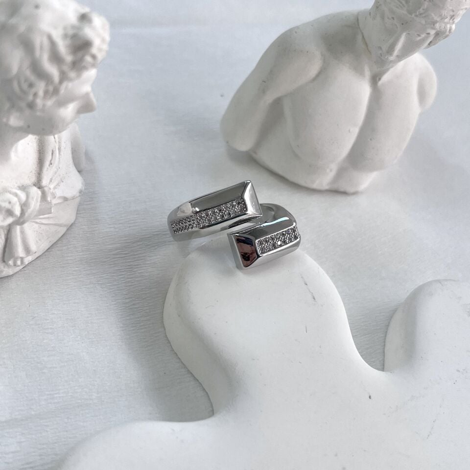 Özel Seri Taşlı Yüzük