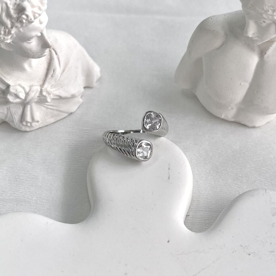 Özel Seri Taşlı Yüzük