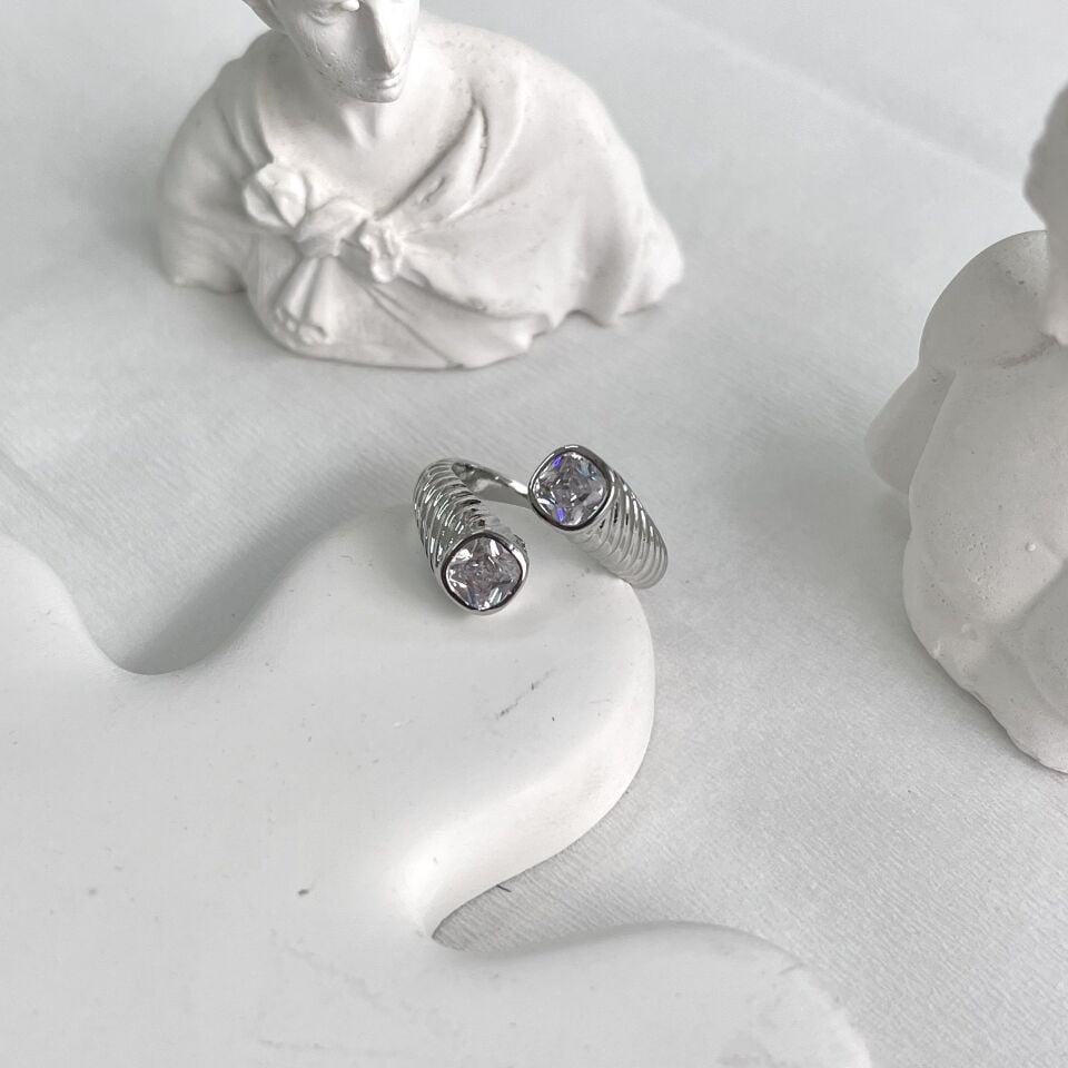 Özel Seri Taşlı Yüzük