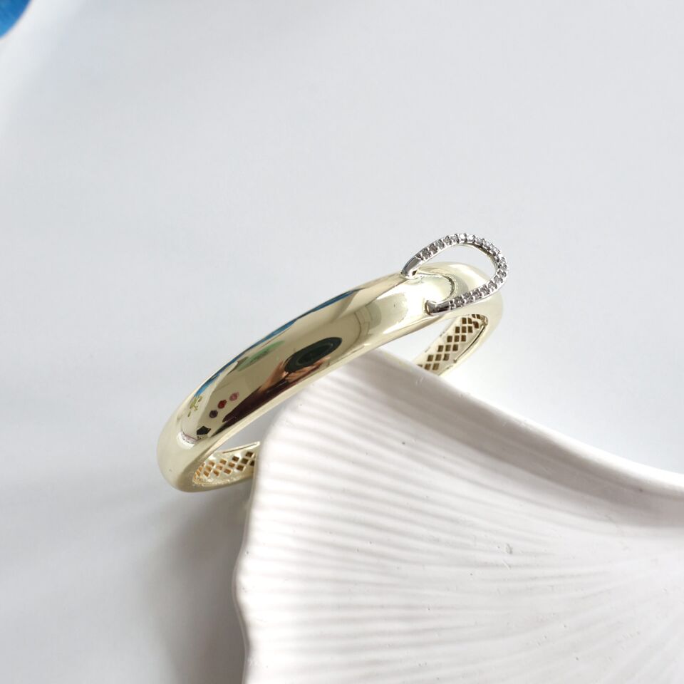 Özel Seri Taşlı Kelepçe