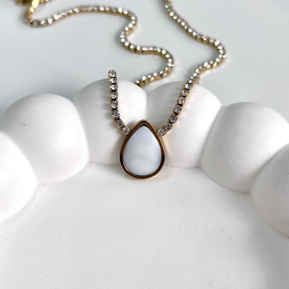 Çelik Sedef Taşı Su Yolu Kolye