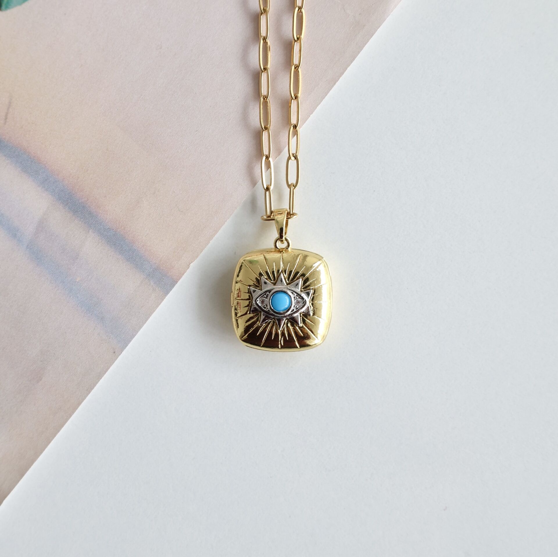 Çelik Göz Detaylı Kolye