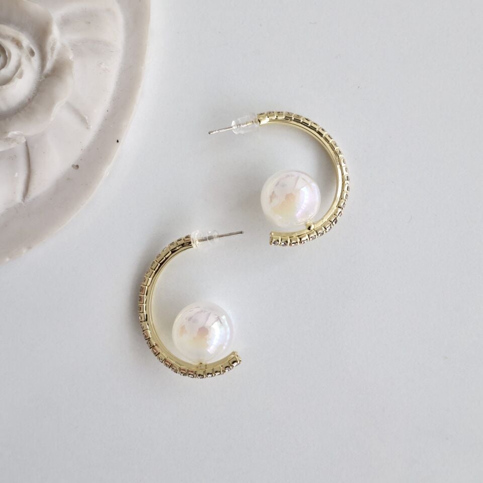 Taşlı Yarım Halka Küpe