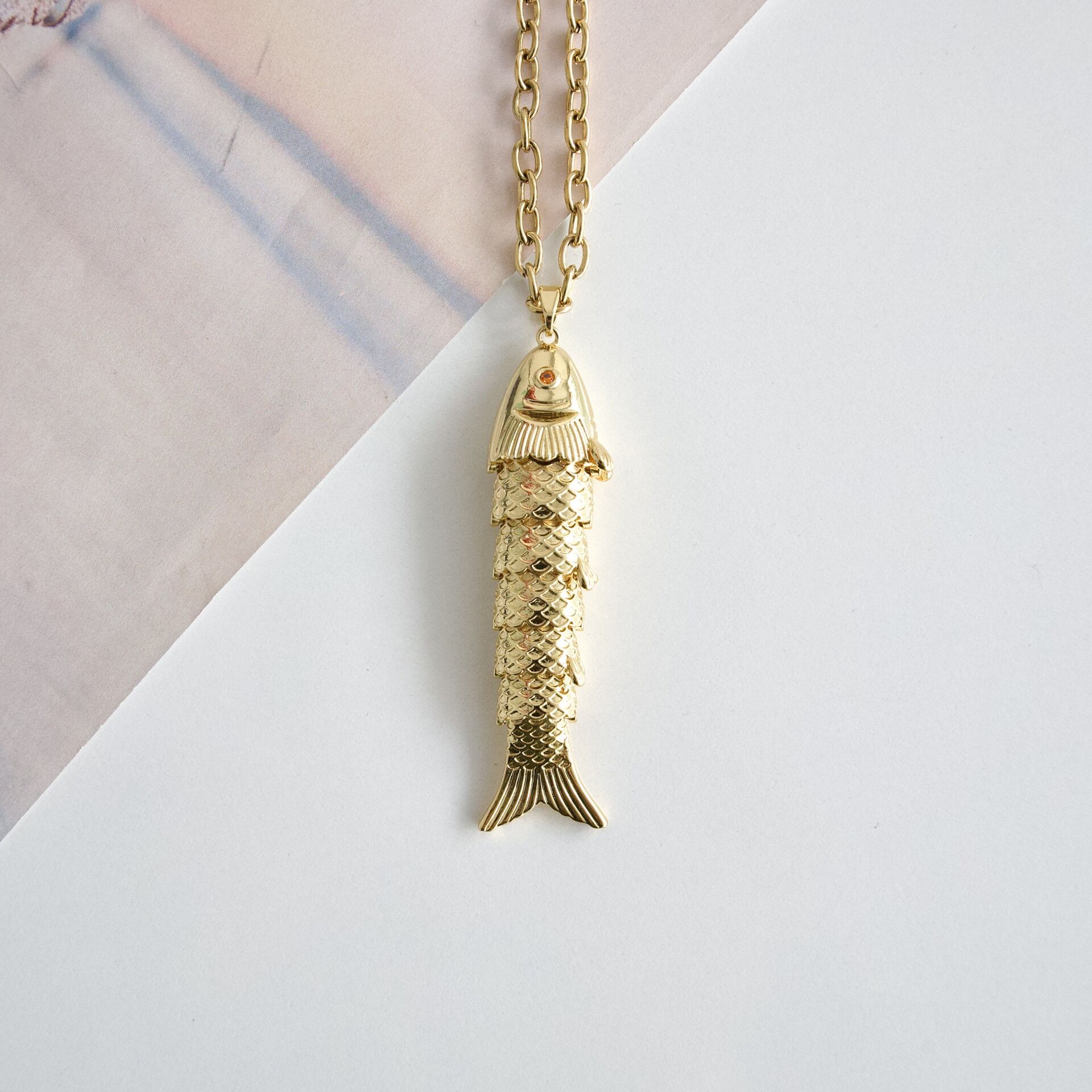 Çelik Balık Desenli Kolye