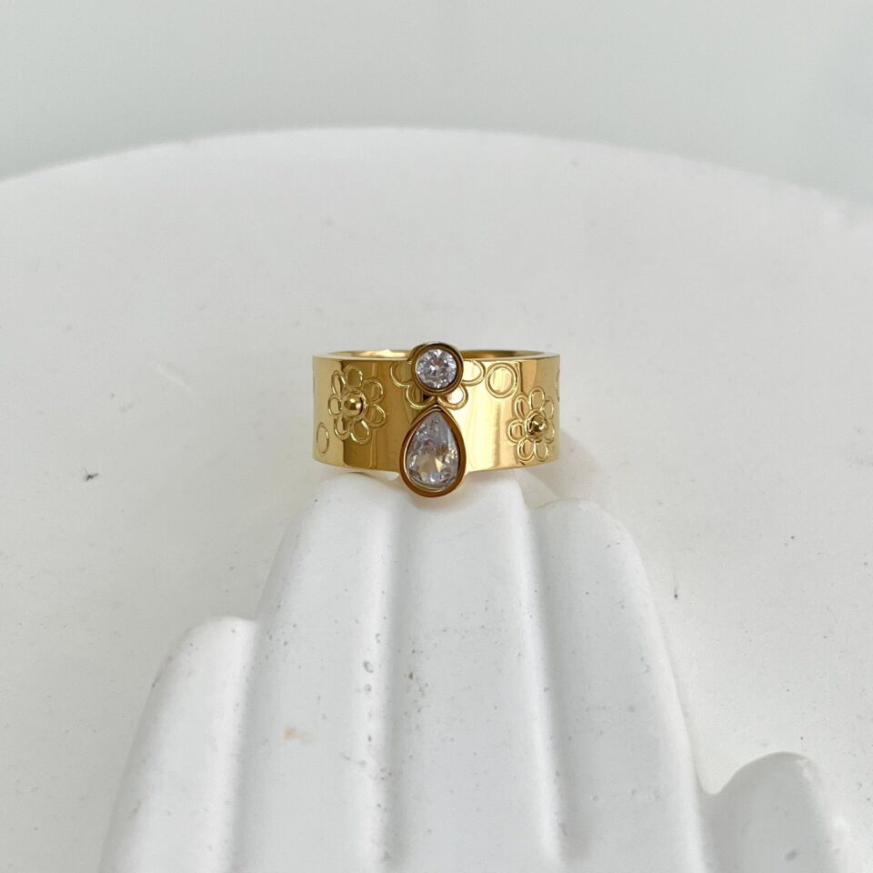 Çelik Taşlı Yüzük