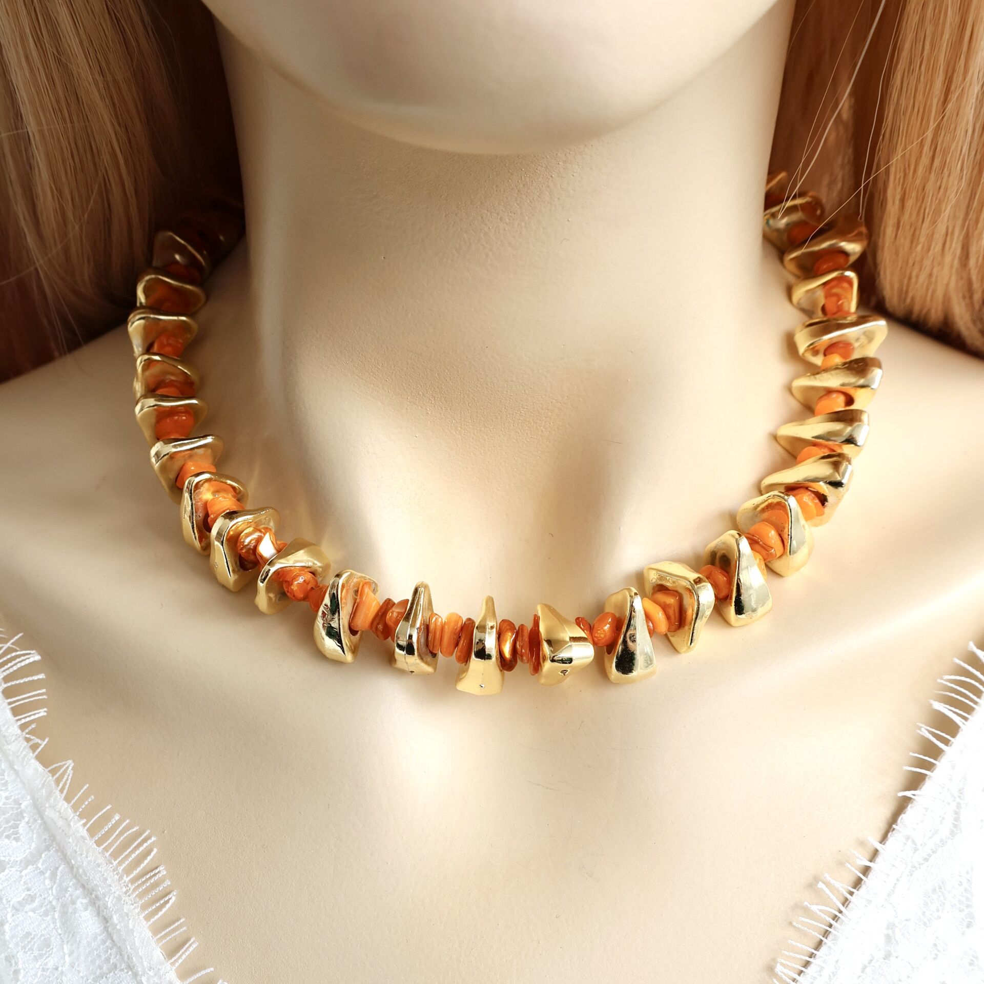 Turuncu Taşlı Zara Model Kolye