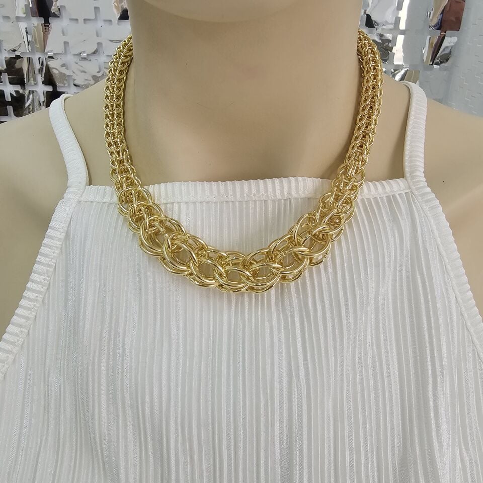 Çelik Geçişli Kolye