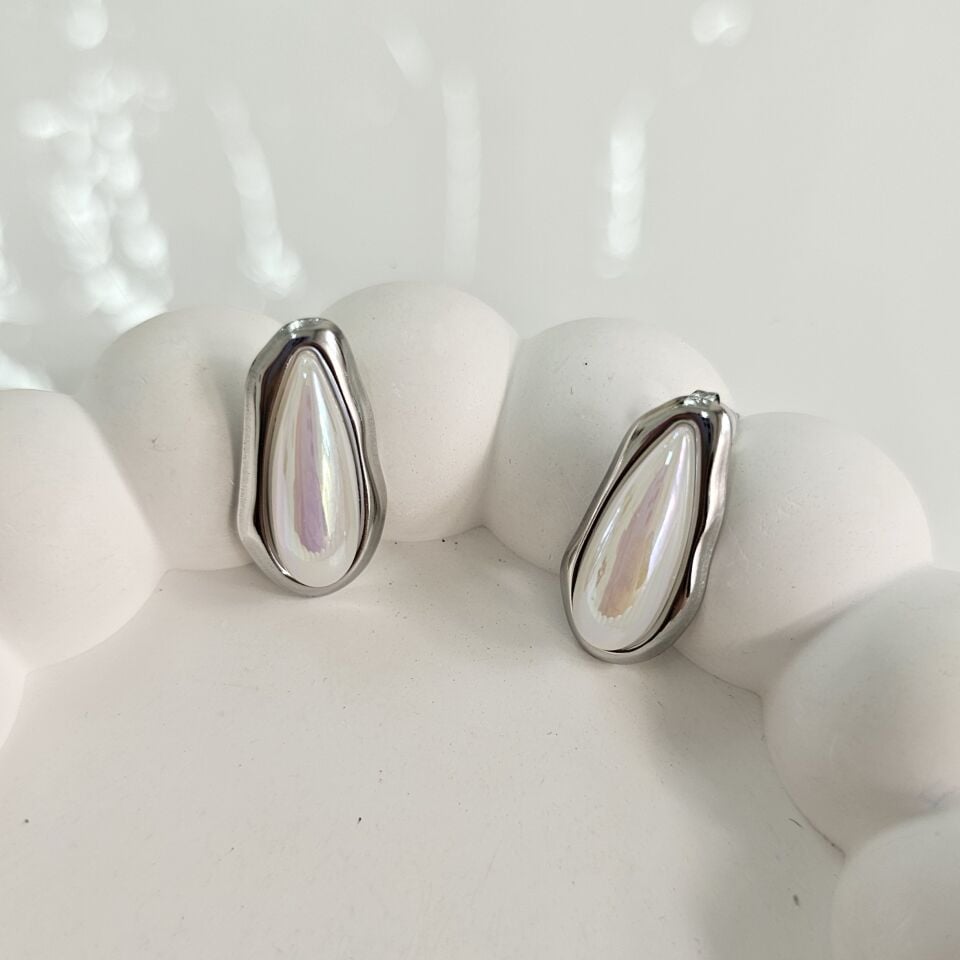 Çelik İnci Görünümlü Plaka Küpe