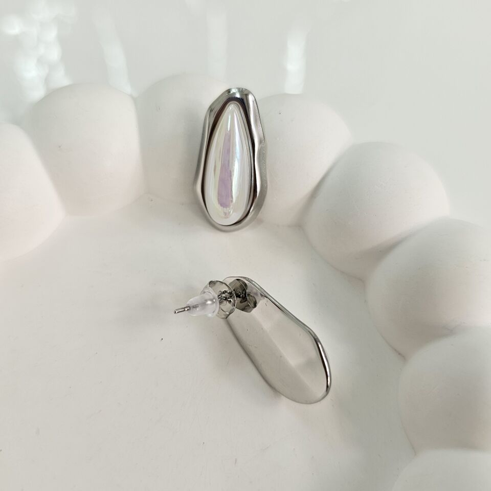 Çelik İnci Görünümlü Plaka Küpe