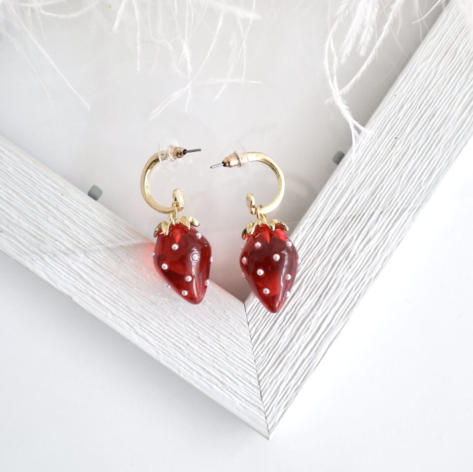 Hacimli Çilek Küpe