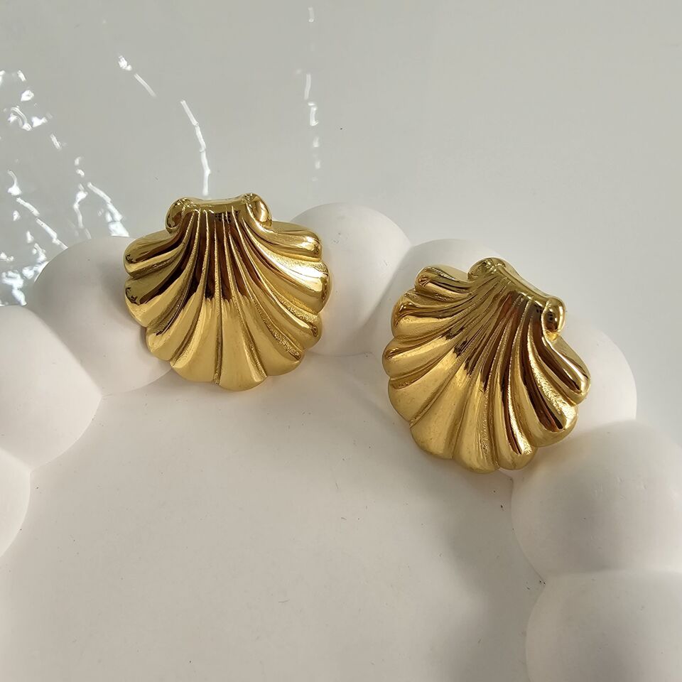 Çelik İstiridye Küpe