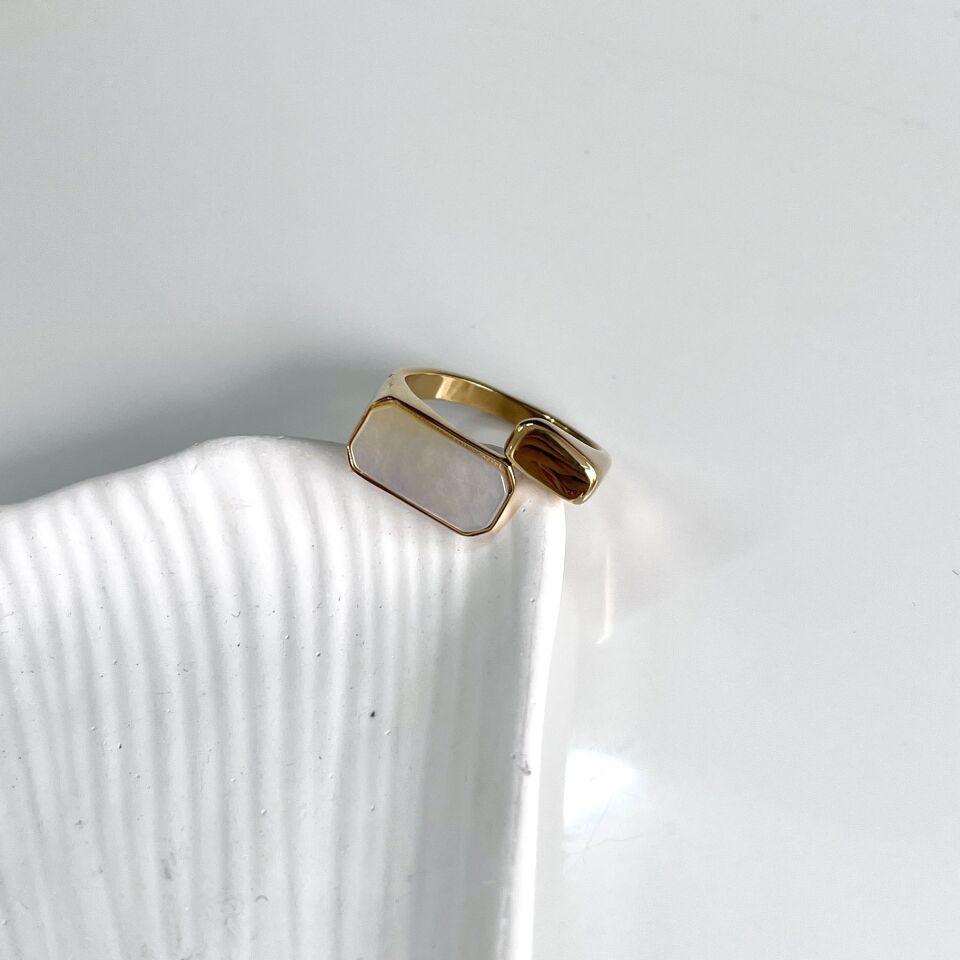 Çelik Sedef Taşı Yüzük