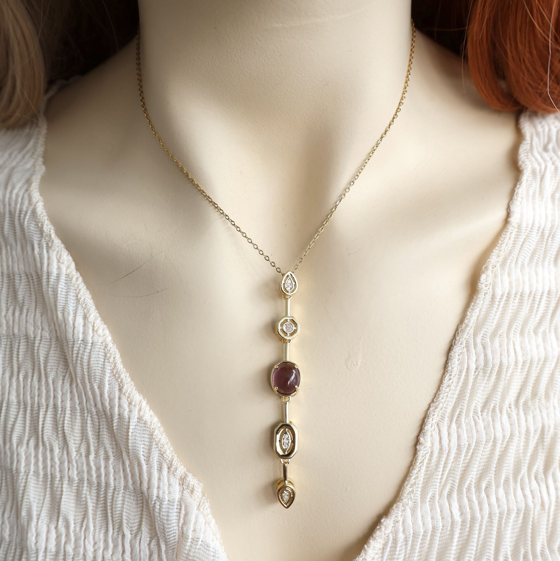 Mor Taşlı Sallantı Kolye