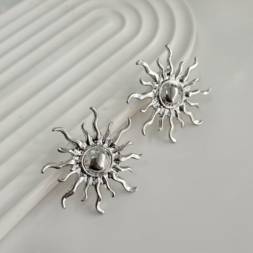 Plaka Güneş Küpe Silver