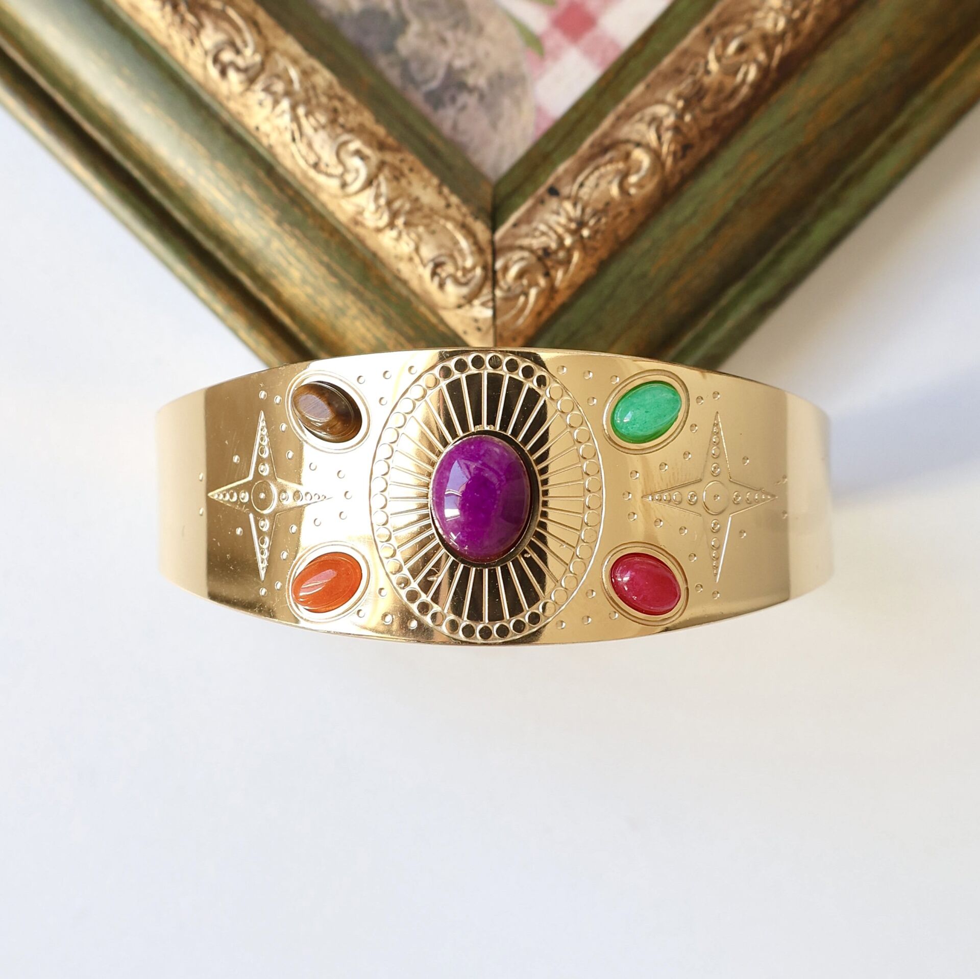 Çelik Renkli Taşlı Kelepçe