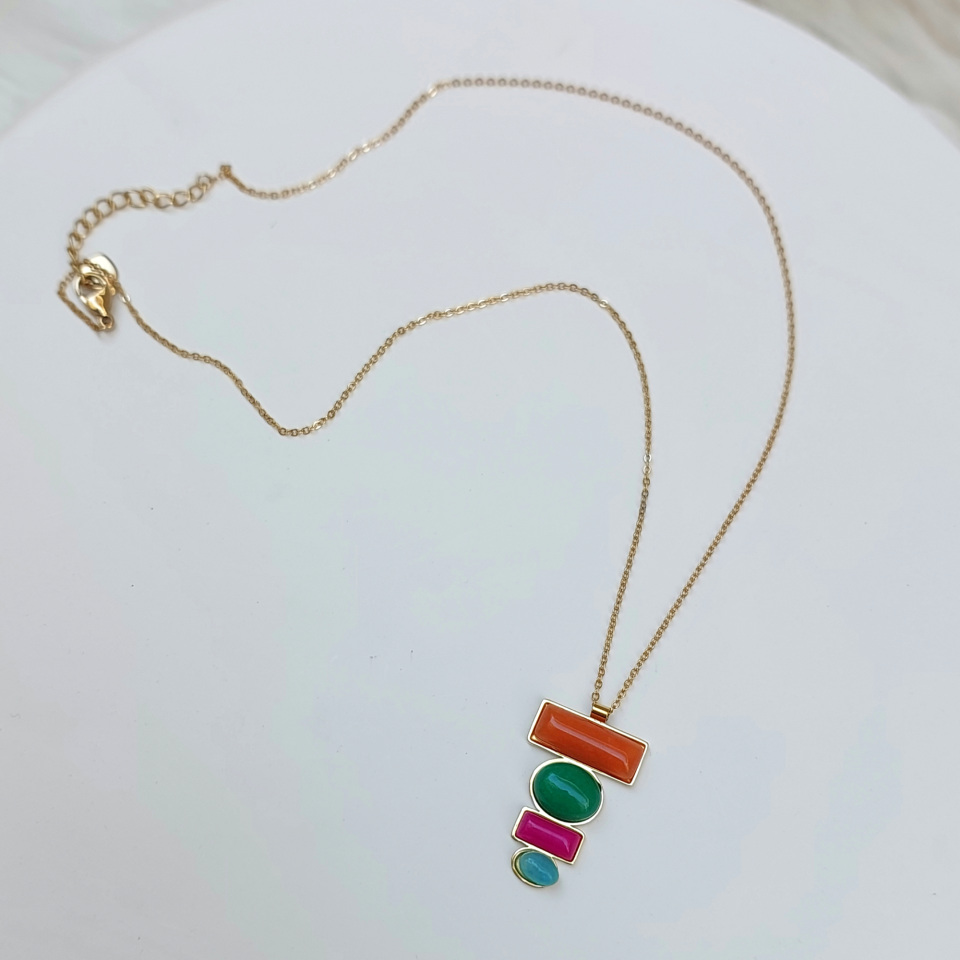 Çelik Renkli Taşlı Kolye