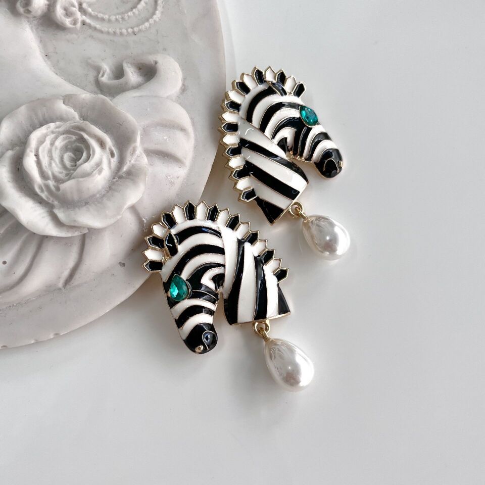 İnci Detay Zebra Küpe