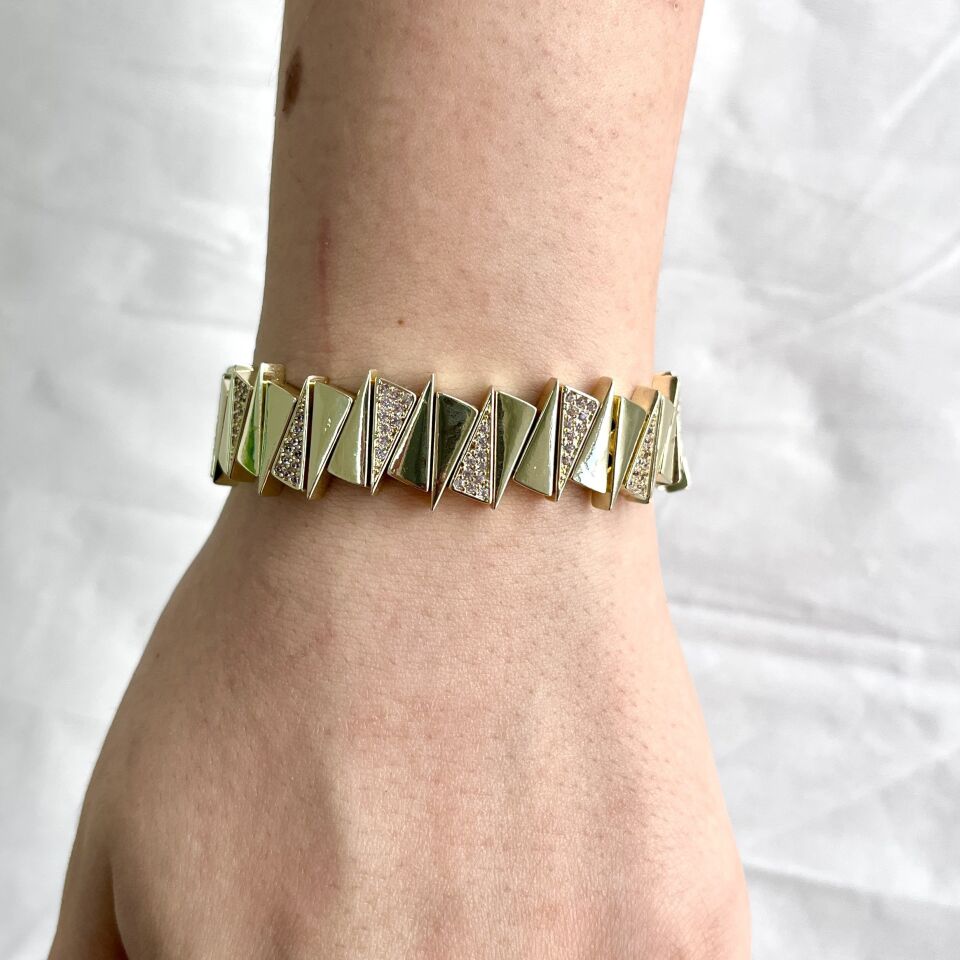 Özel Seri Üçgen Bileklik