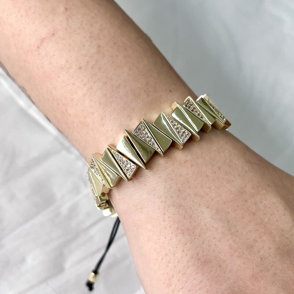 Özel Seri Üçgen Bileklik