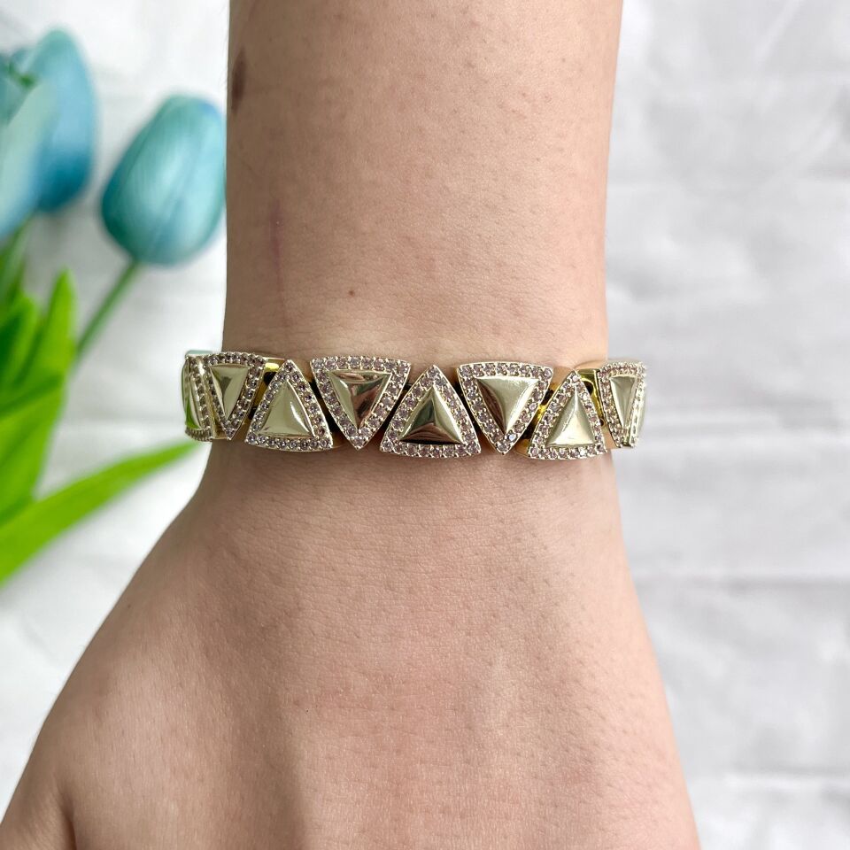 Özel Seri Taşlı Üçgen Bileklik