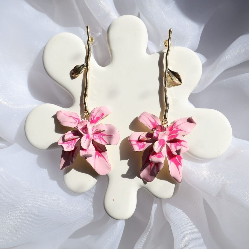 Pembe Çiçek Sallantı Küpe