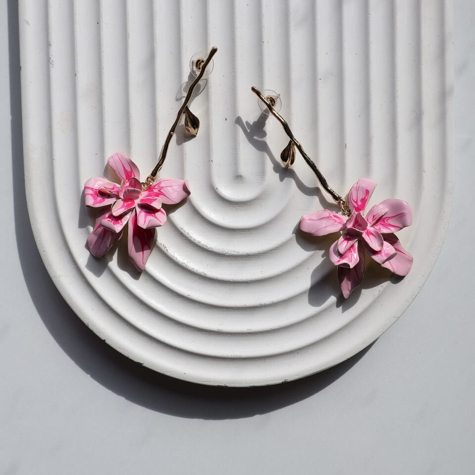 Pembe Çiçek Sallantı Küpe