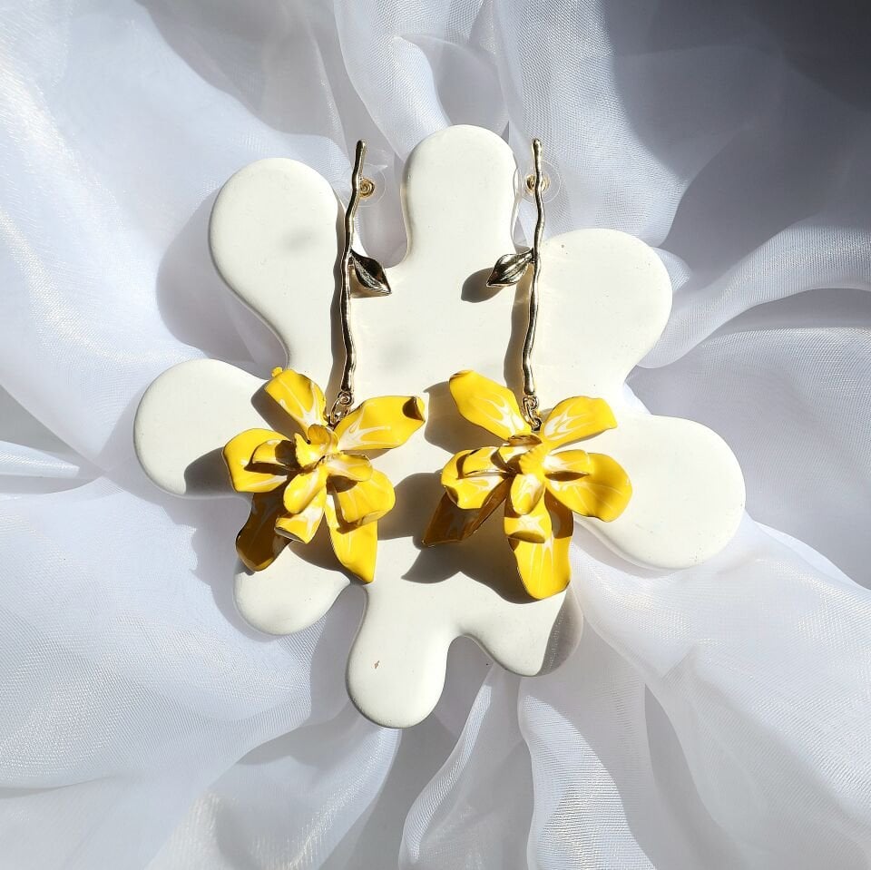 Sarı Çiçek Sallantı Küpe