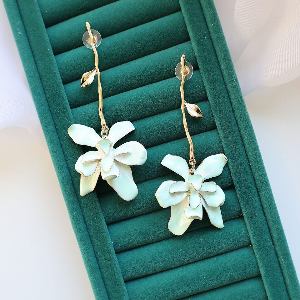 Yeşil Çiçek Sallantı Küpe