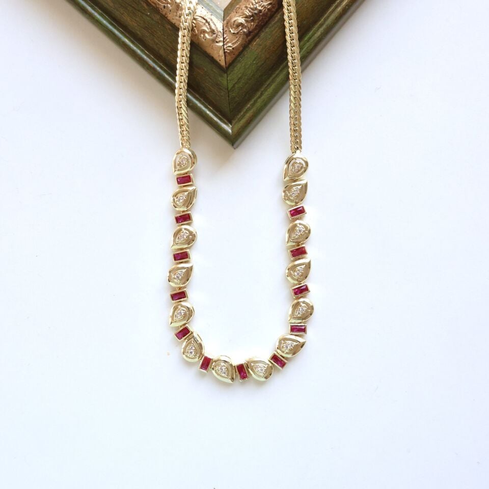 Damla Model Taşlı Kolye