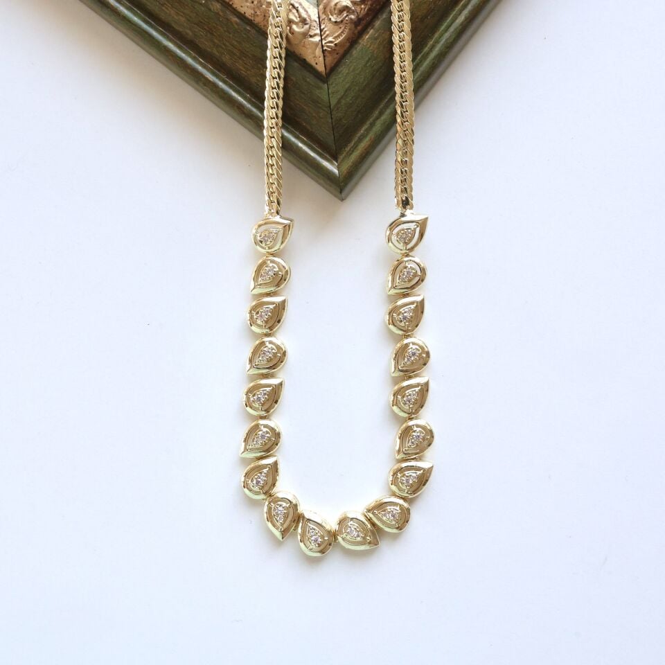Damla Model Taşlı Kolye