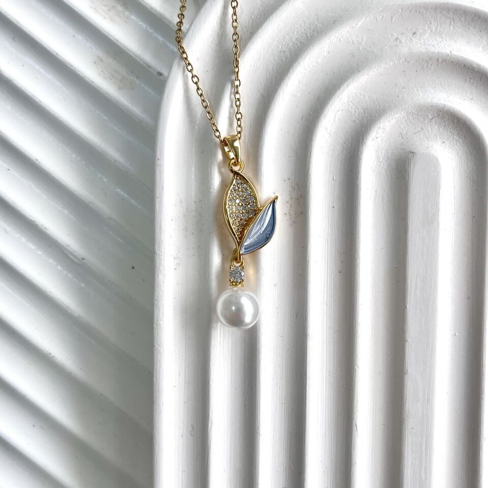 Çelik Taşlı Yaprak Kolye