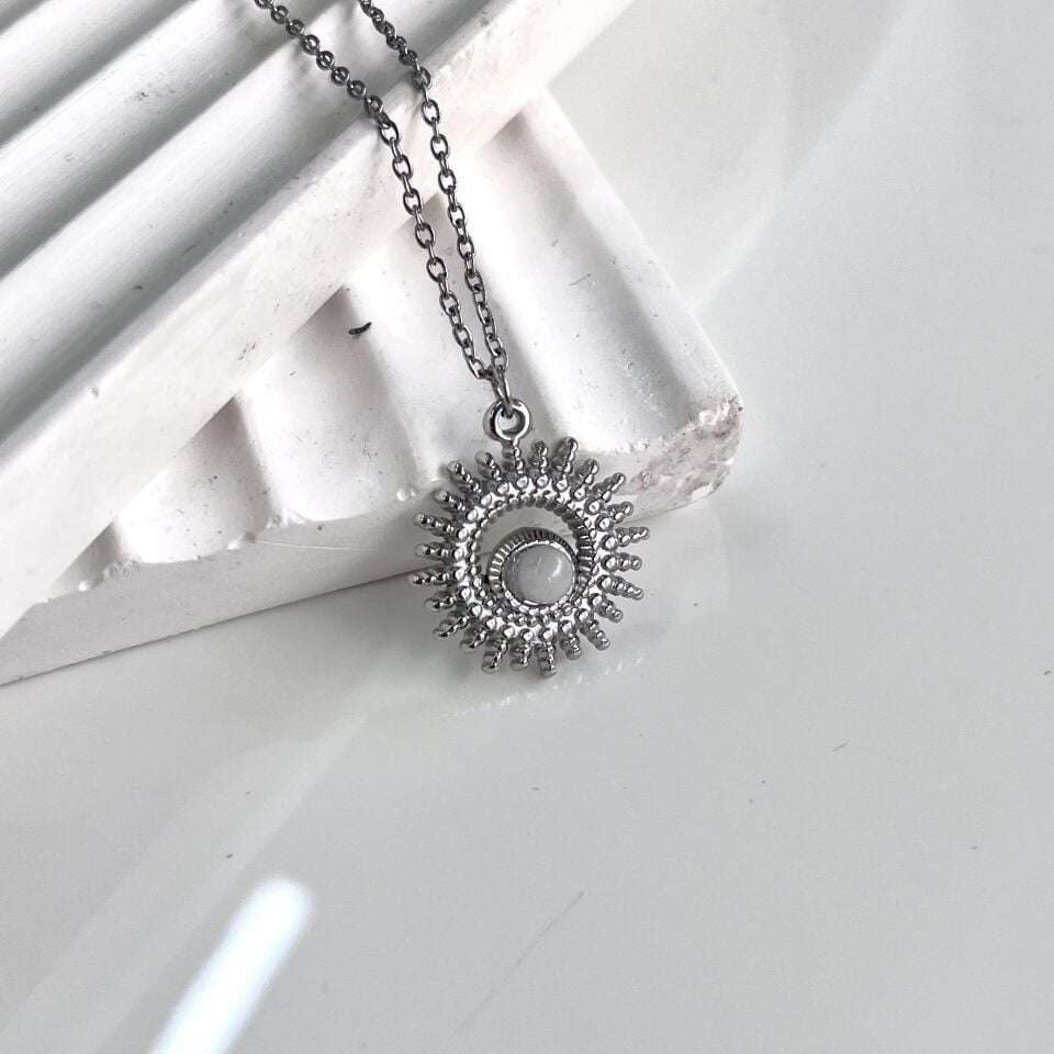 Çelik Taşlı Kolye