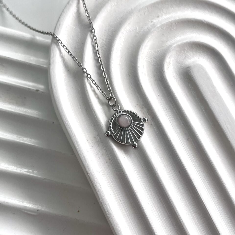 Çelik Taşlı Kolye