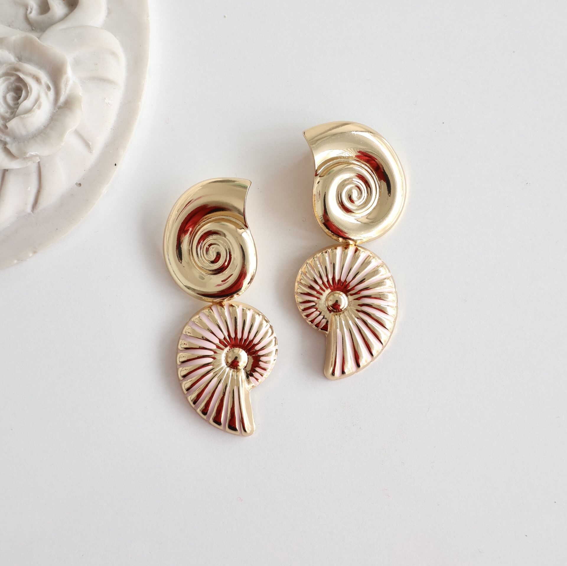 Pembe Salyangoz Küpe