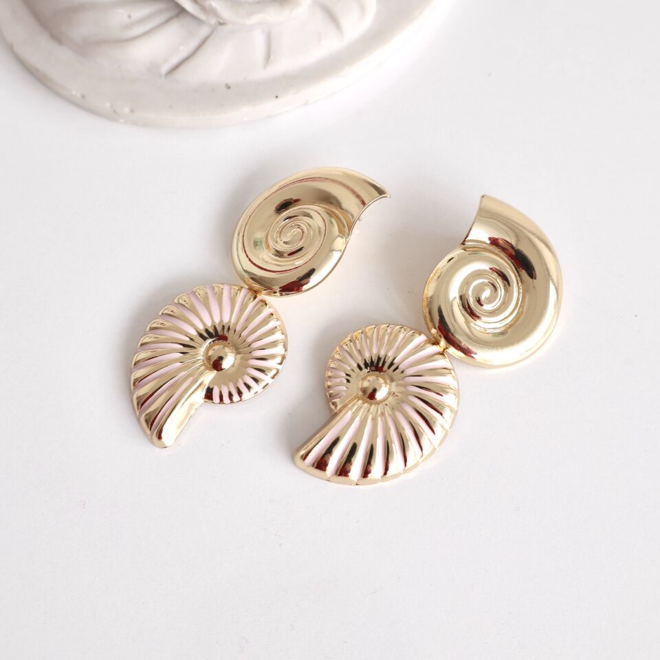 Pembe Salyangoz Küpe