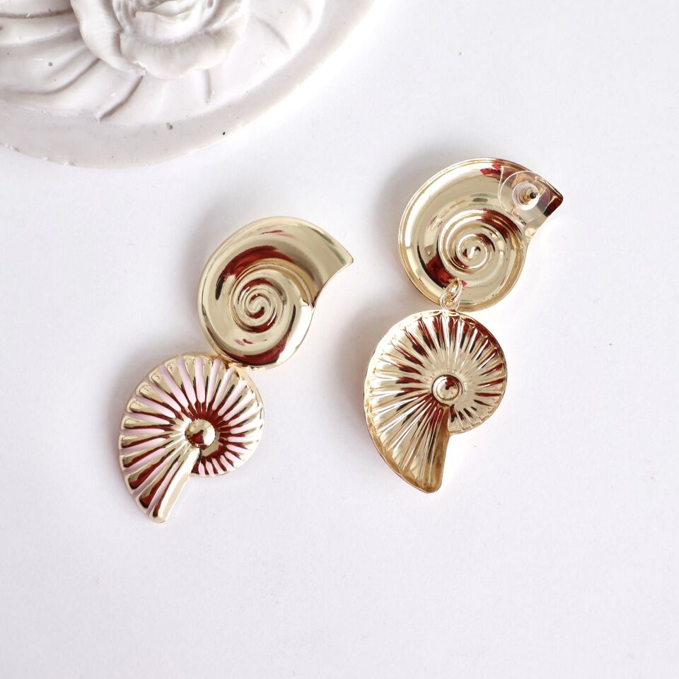 Pembe Salyangoz Küpe