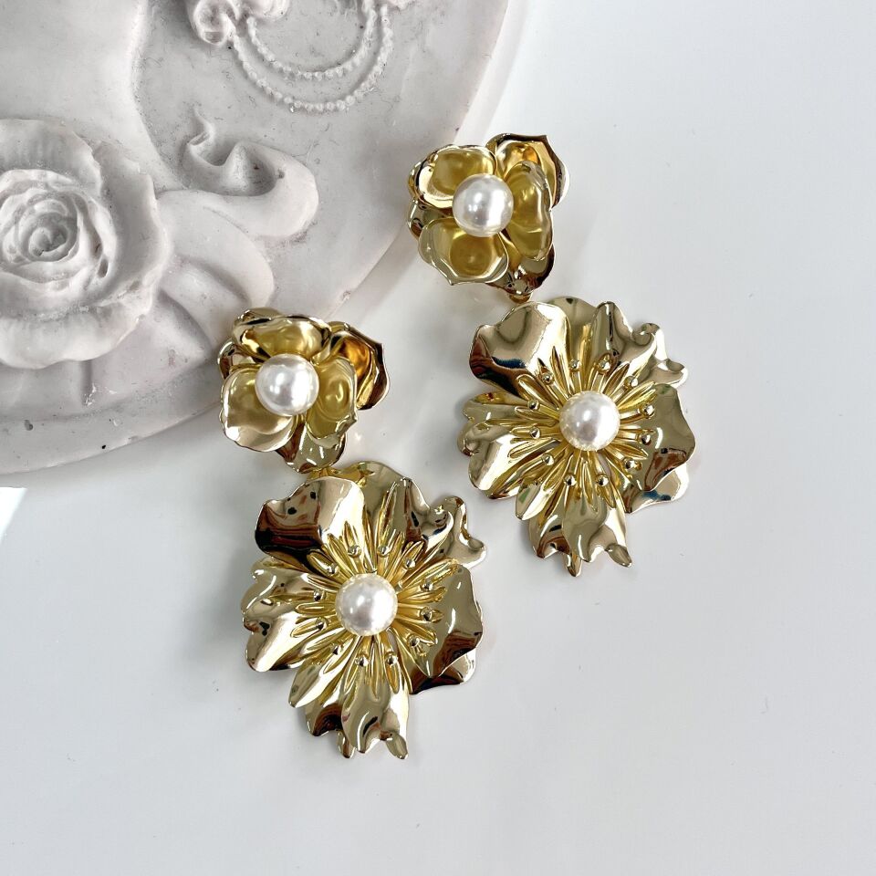 Özel Seri İncili Çiçek Küpe