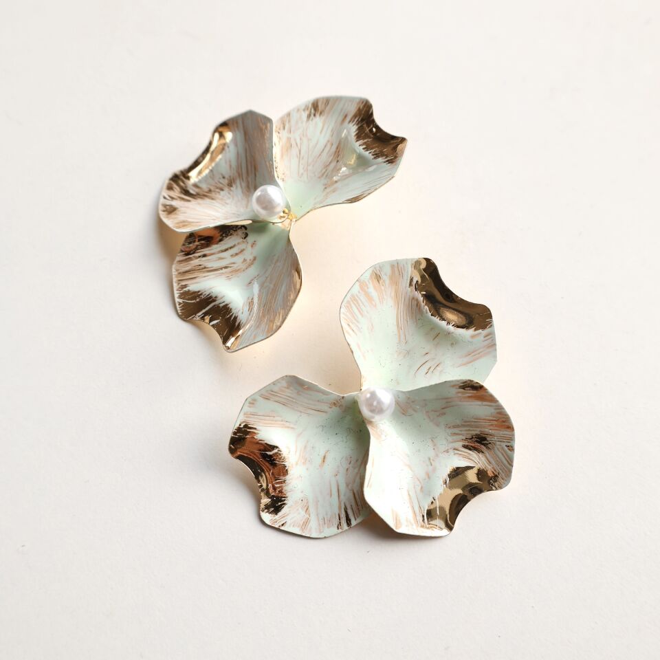 İnci Detay Çiçek Küpe