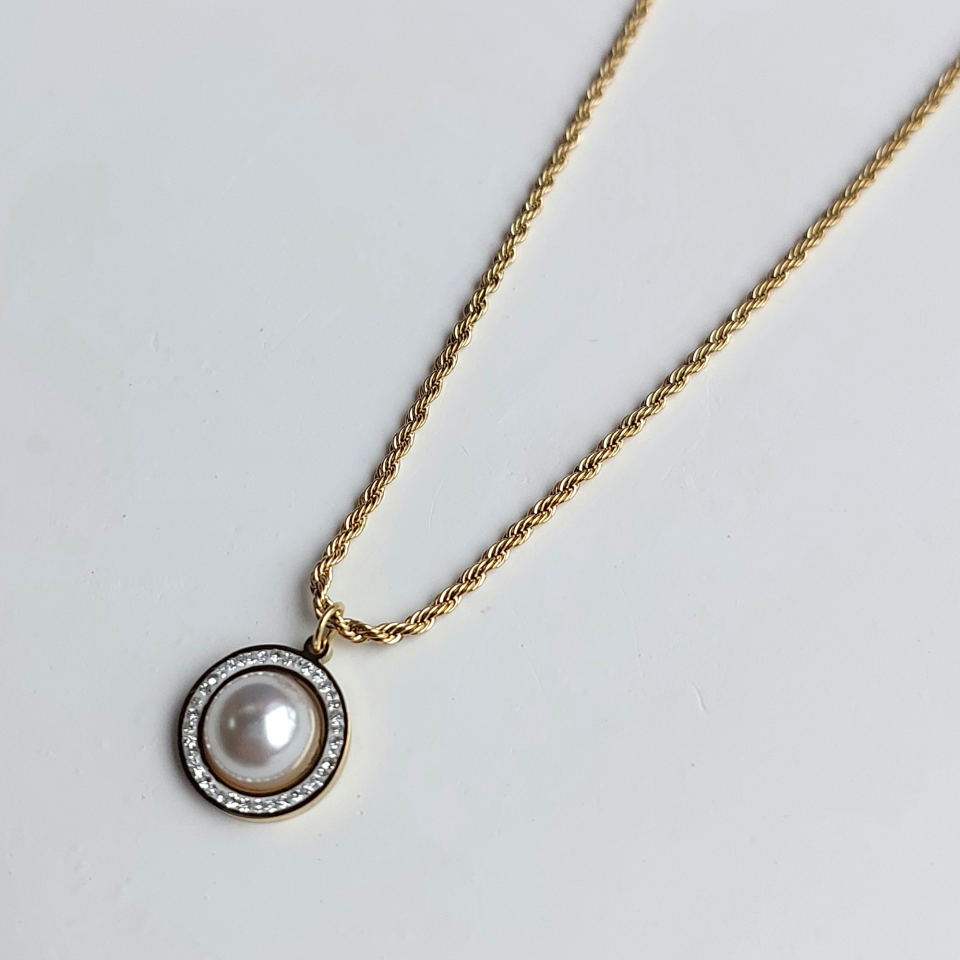 Çelik İnci Detay Burgu Kolye