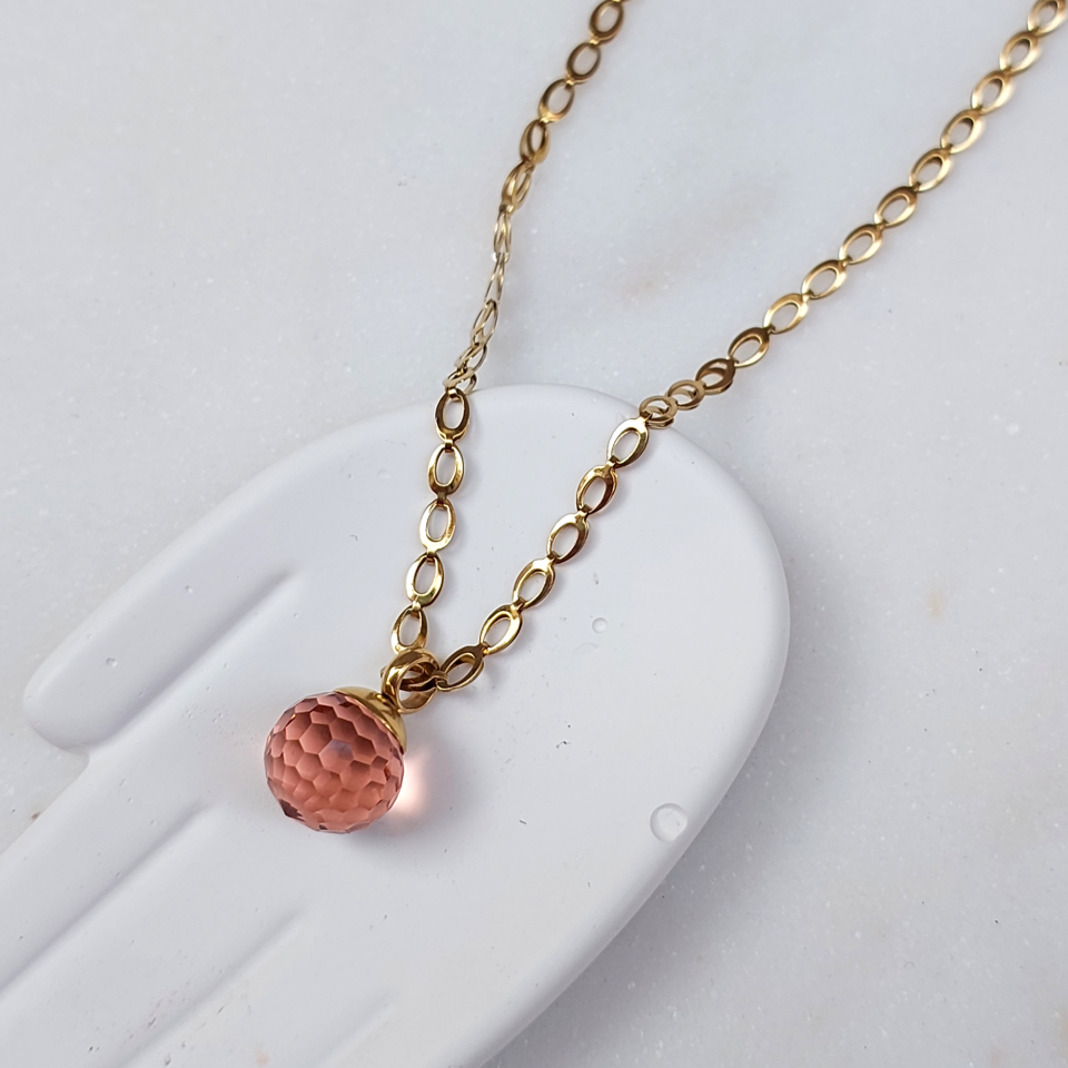 Çelik Kristal Kolye